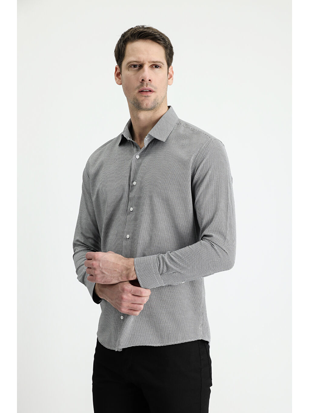 Siyah Uzun Kol Slim Fit Dar Kesim Klasik Desenli Pamuklu Kolay Ütülenebilir Gömlek