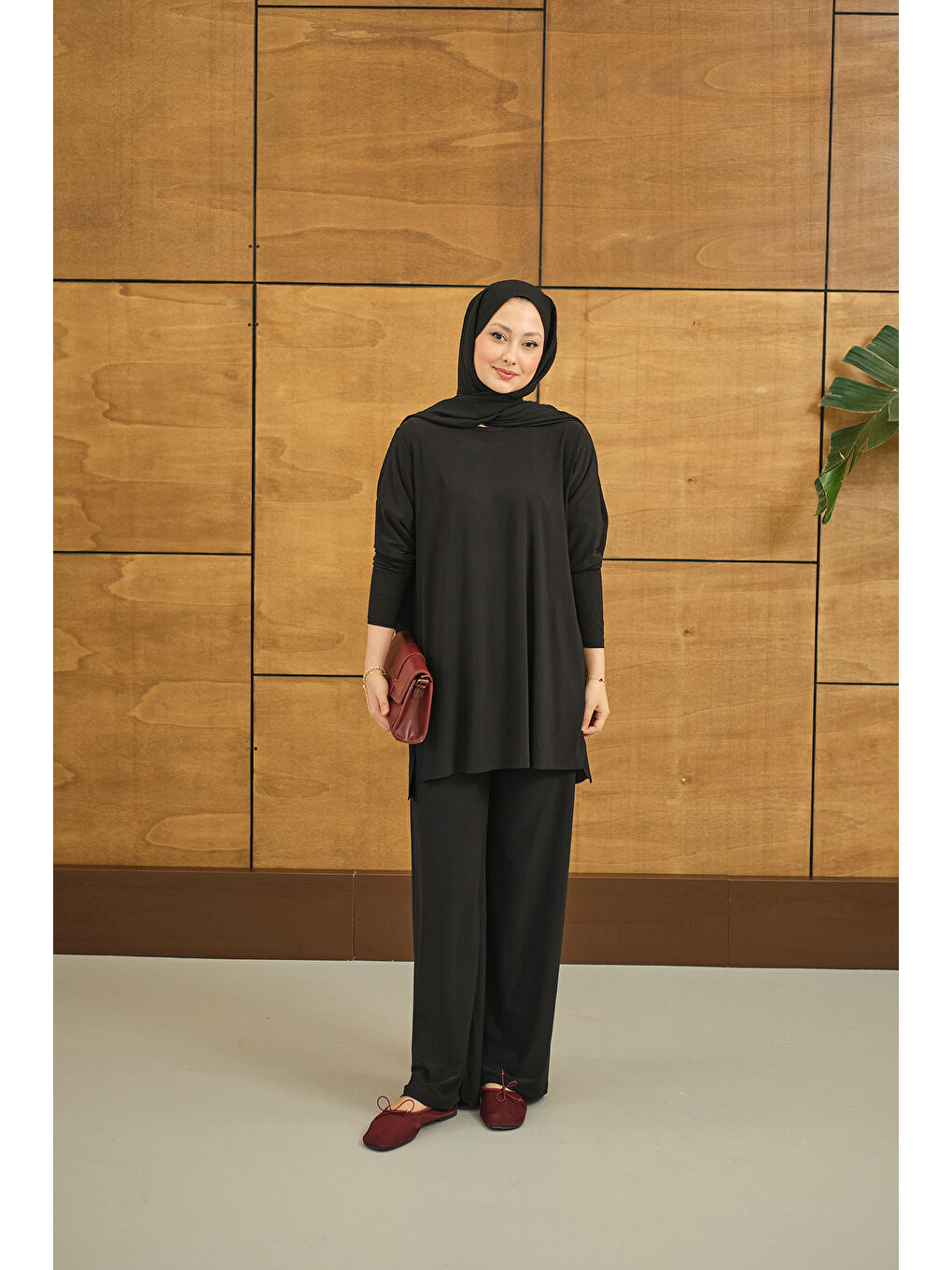 Kadın Yanları Yırtmaç Detay İkili Takım Siyah-4