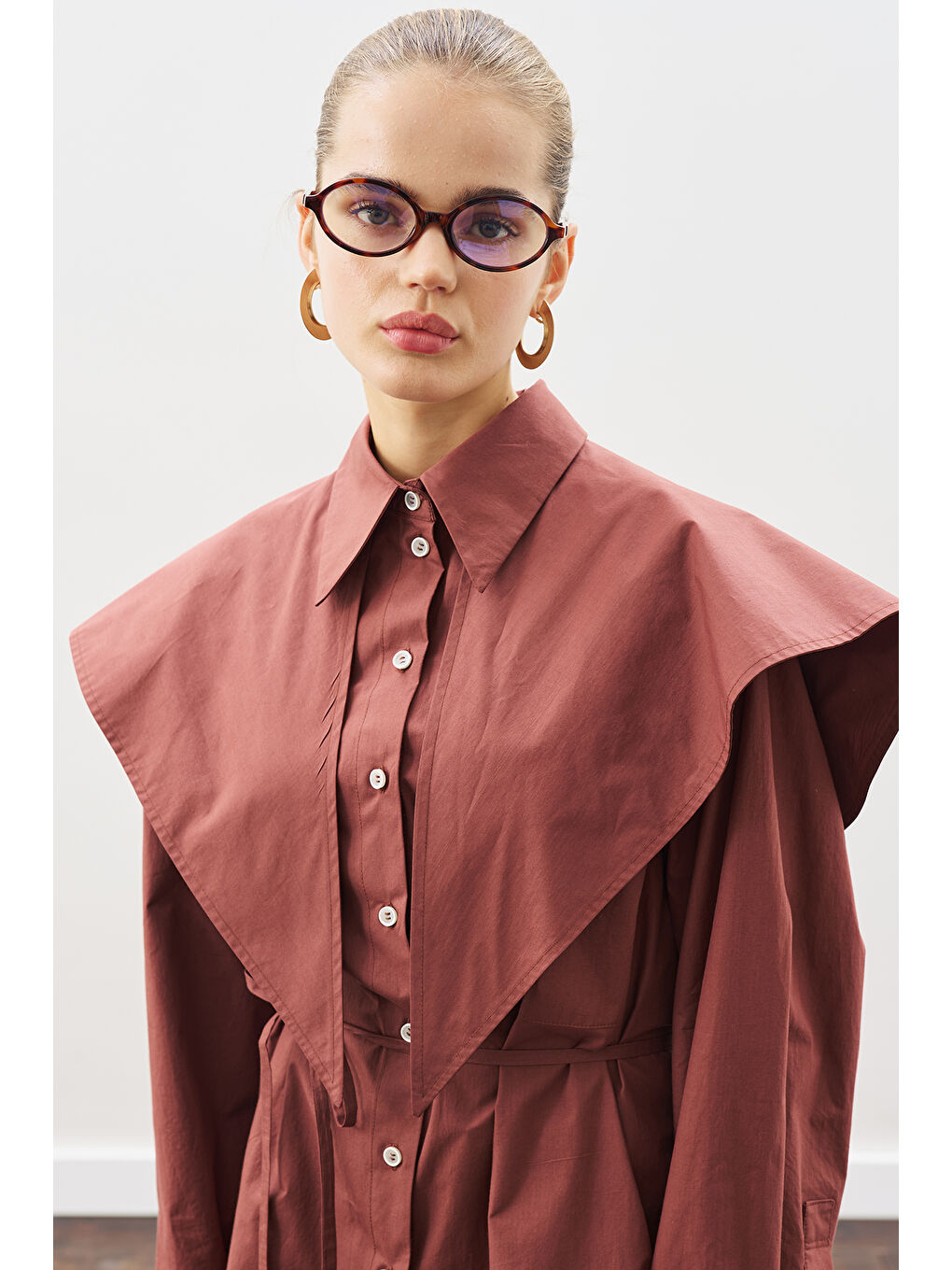 Kahverengi Üçgen Fularlı Oversıze Gömlek Tarçın Kabuğu-2