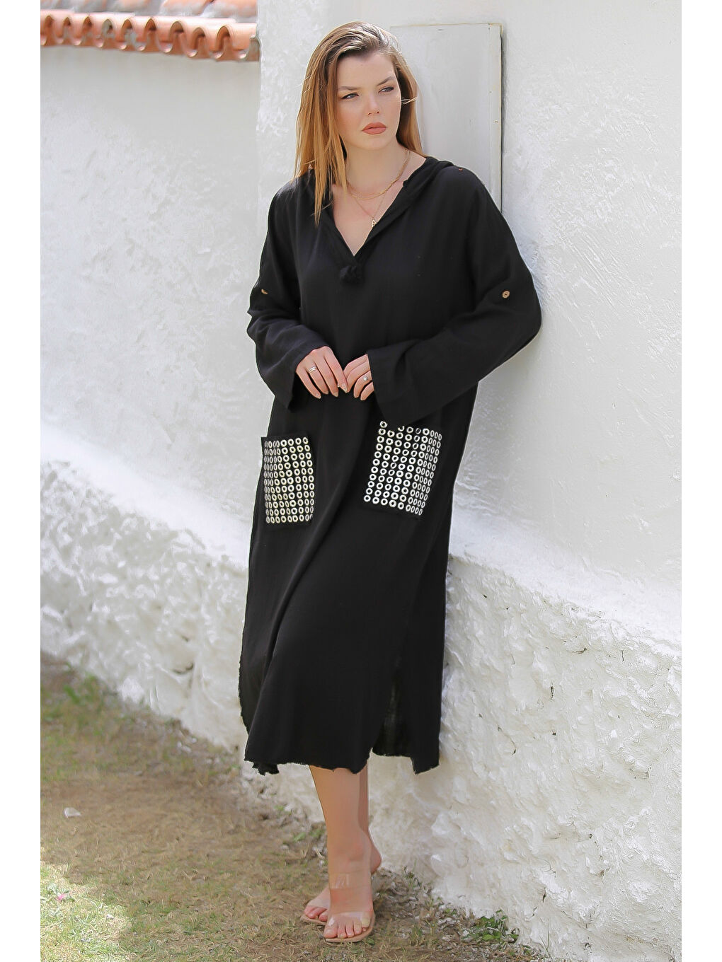 Siyah Kapüşonlu Düğmeli Uzun Kollu Cepli Yırtmaçlı Troklu Dokuma Casual Elbise-2