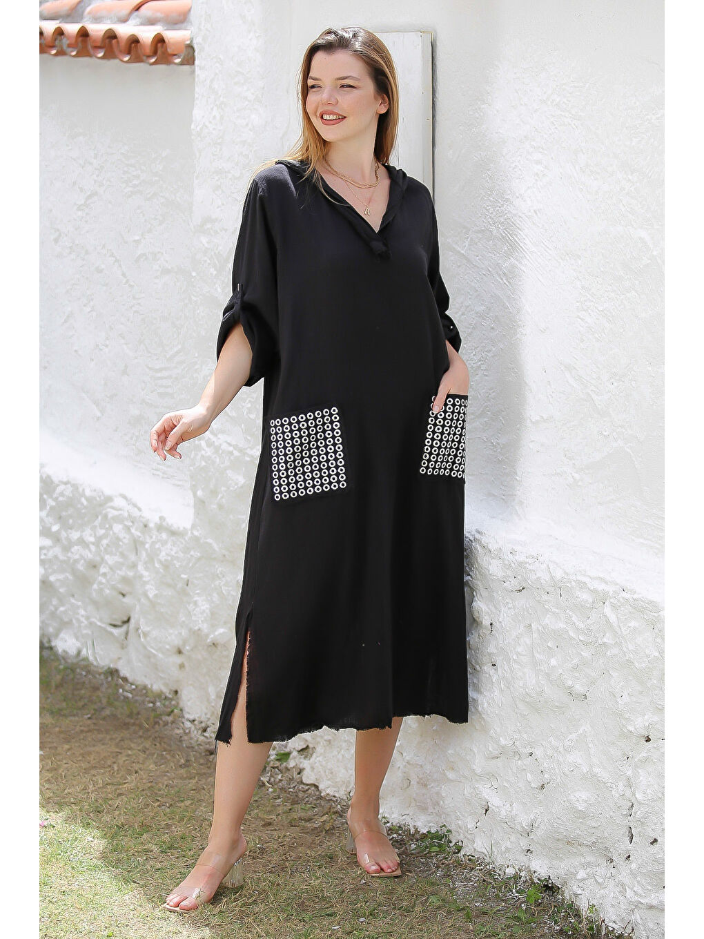 Siyah Kapüşonlu Düğmeli Uzun Kollu Cepli Yırtmaçlı Troklu Dokuma Casual Elbise-5