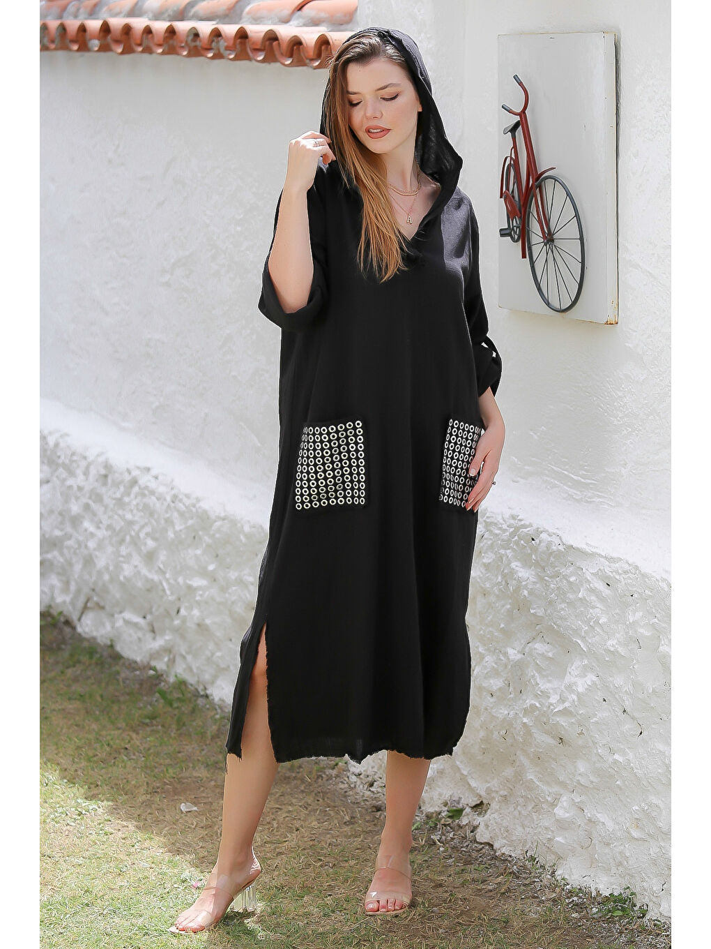 Siyah Kapüşonlu Düğmeli Uzun Kollu Cepli Yırtmaçlı Troklu Dokuma Casual Elbise-6