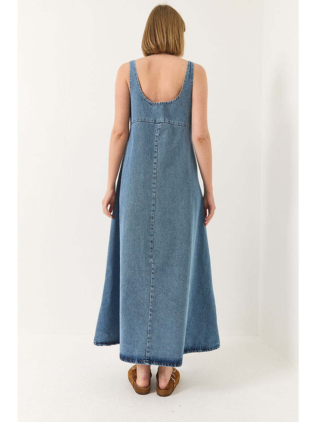 Mavi Kadın Geniş Yaka Askılı Kloş Denim Elbise-5