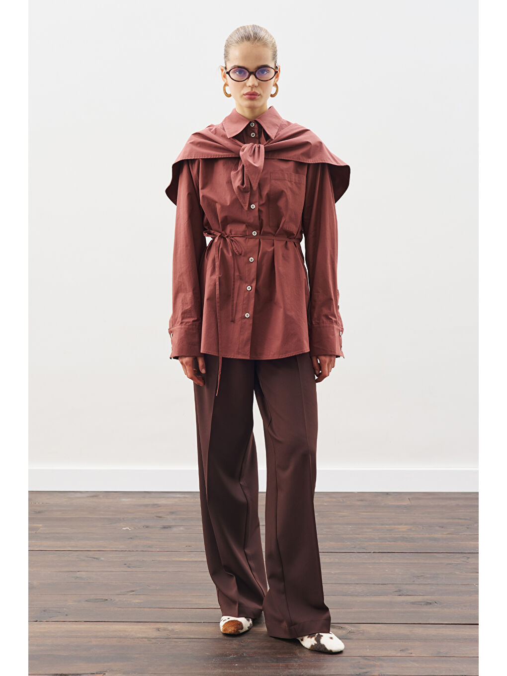 Kahverengi Üçgen Fularlı Oversıze Gömlek Tarçın Kabuğu-4