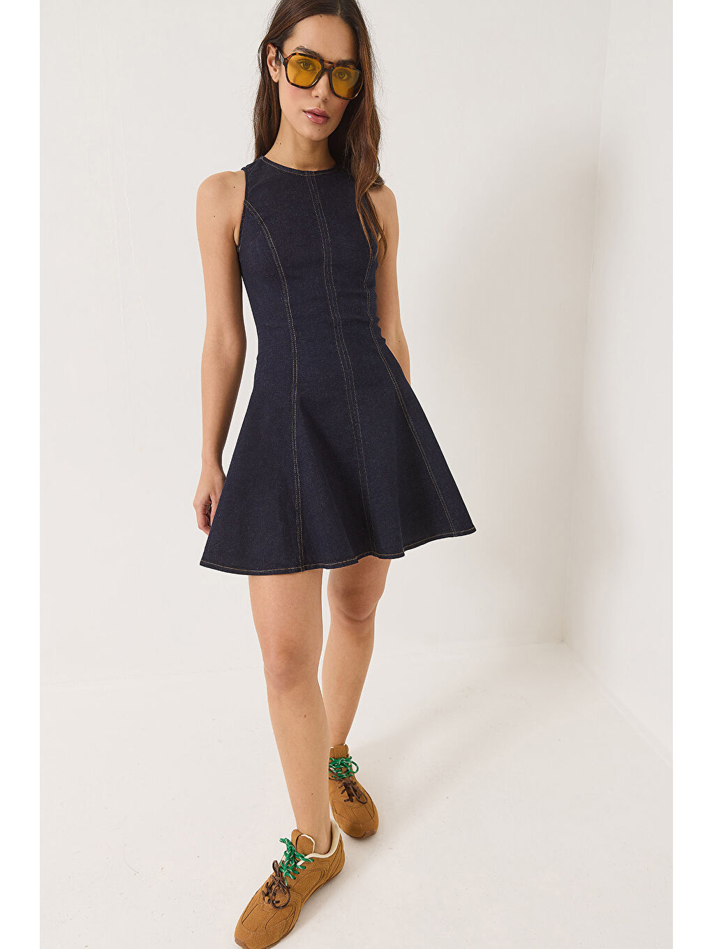 Lacivert Kadın Bisiklet Yaka Fermuarlı Dikiş Detaylı Volanlı Elastanlı Yazlık Mini Denim Elbise