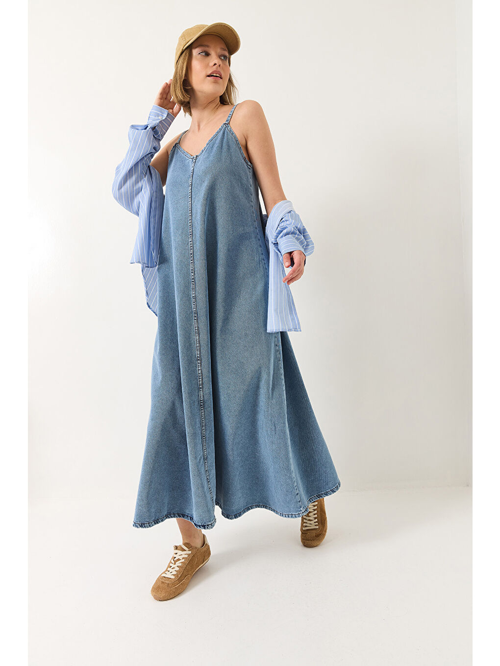 Mavi Kadın İnce Askılı Uzun Denim Elbise-1