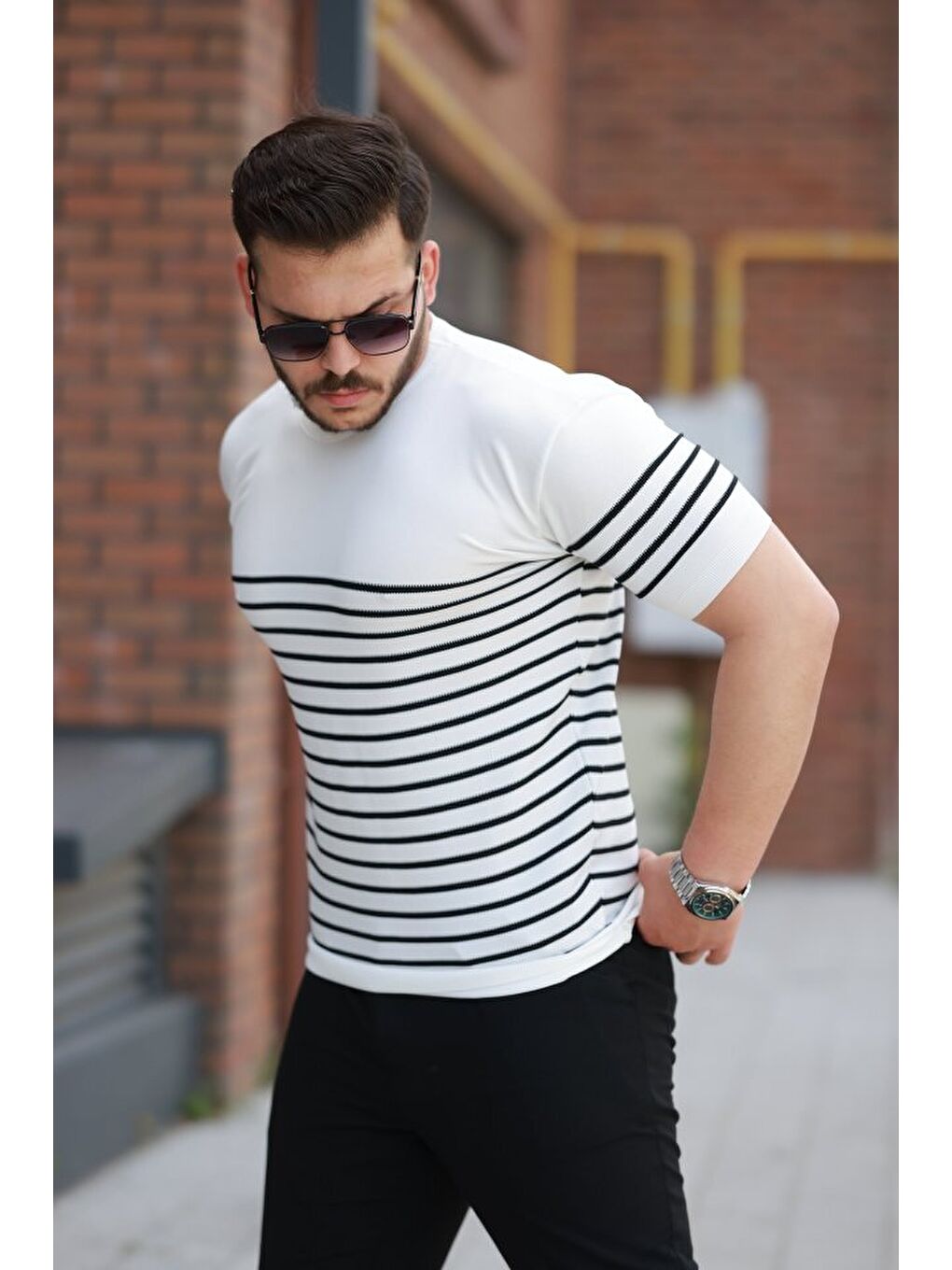 Beyaz Erkek çizgi Desenli Bisiklet Yaka Kısa Kollu T-sihrt-1