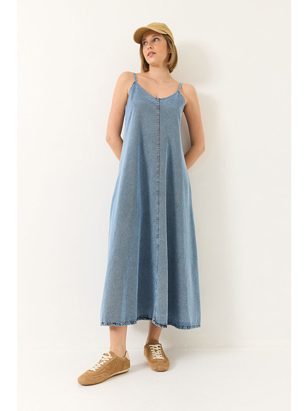 Mavi Kadın İnce Askılı Uzun Denim Elbise-3