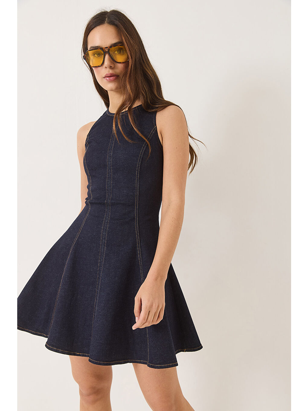 Lacivert Kadın Bisiklet Yaka Fermuarlı Dikiş Detaylı Volanlı Elastanlı Yazlık Mini Denim Elbise-5