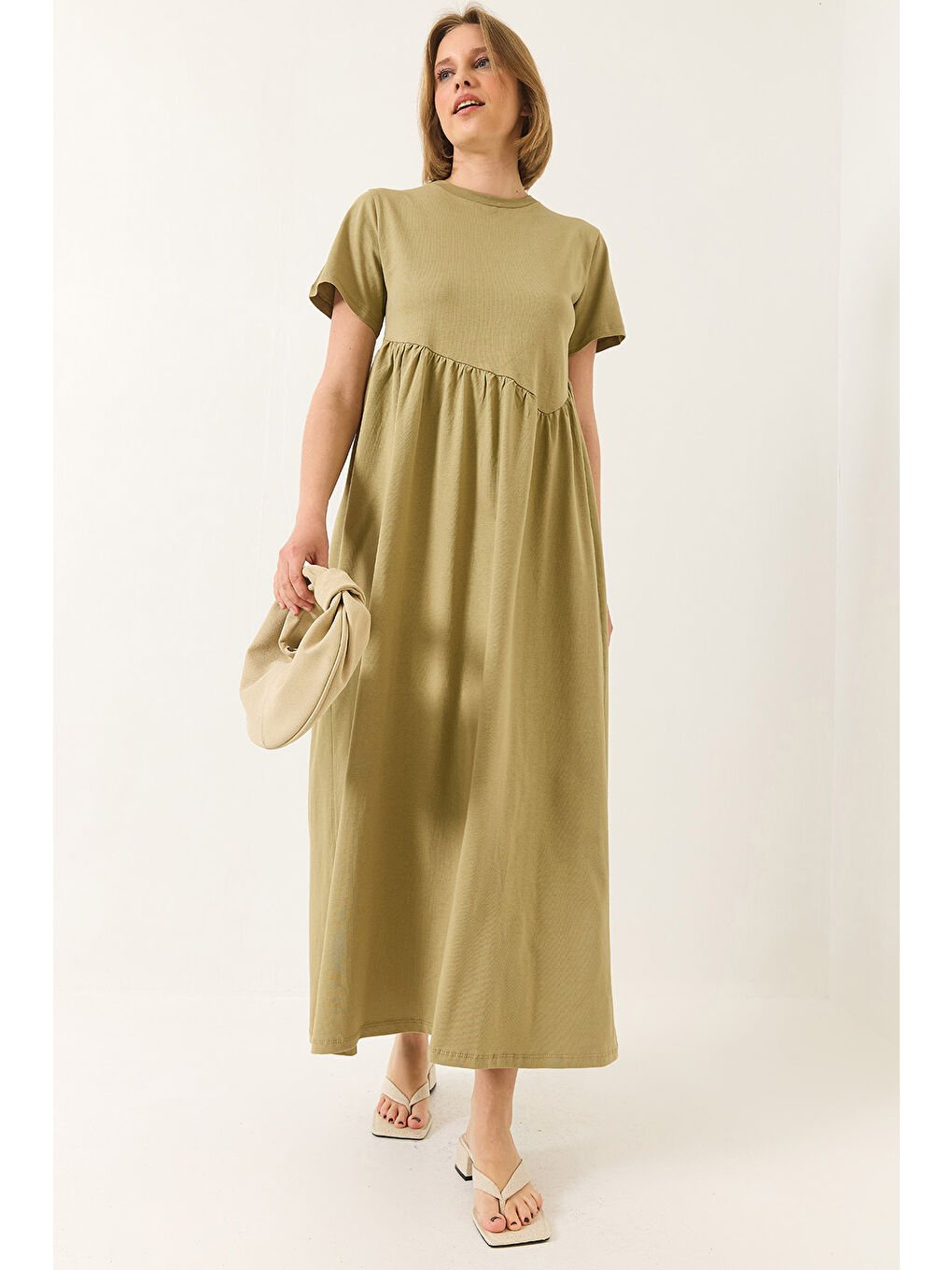 Yeşil Kadın Büzgülü Uzun Örme Elbise