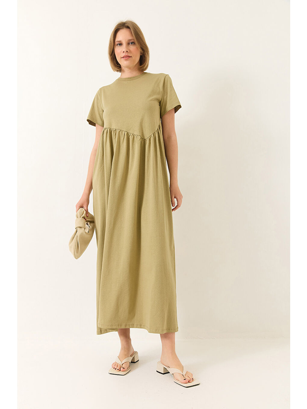 Yeşil Kadın Büzgülü Uzun Örme Elbise-1