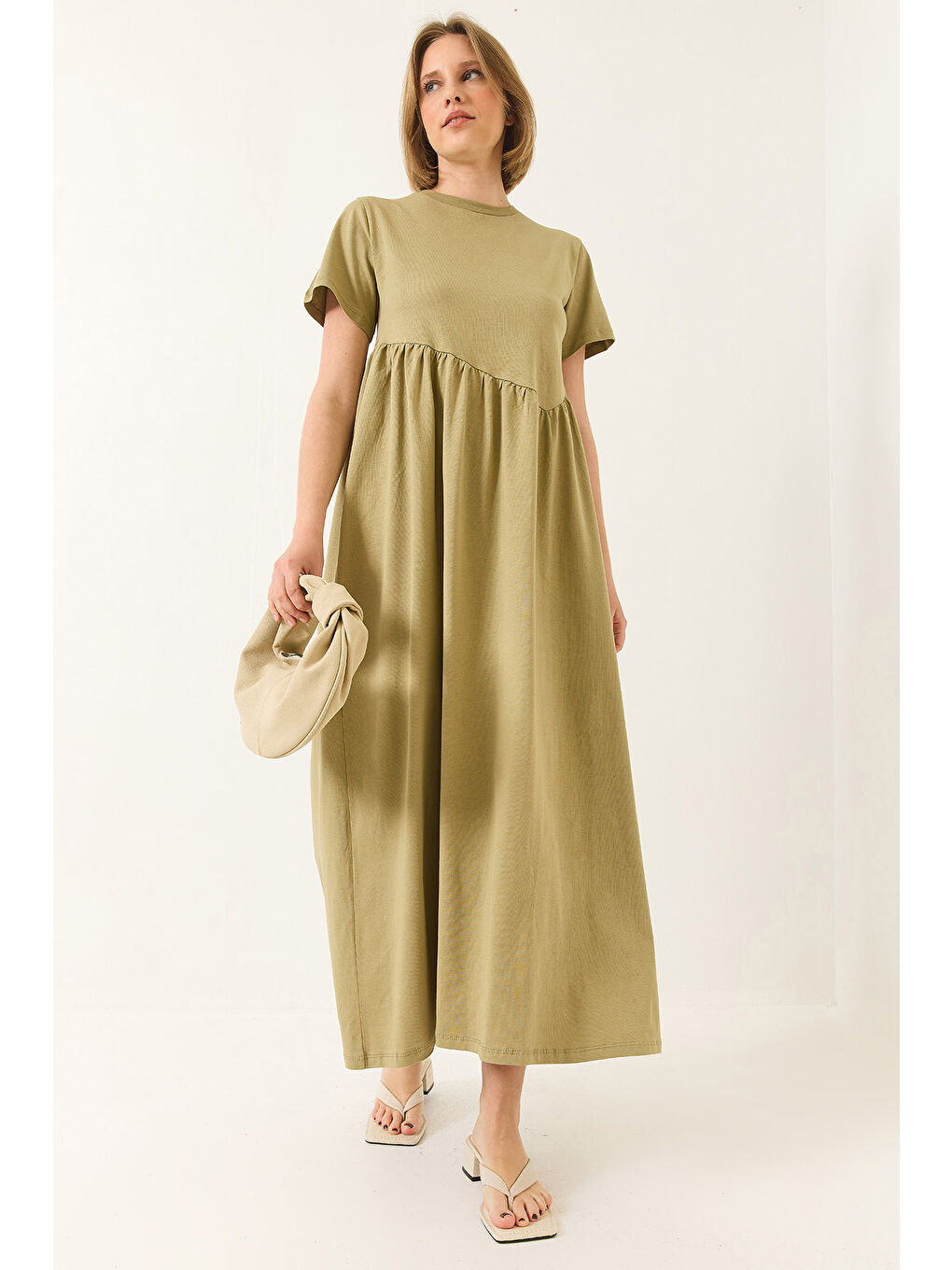 Yeşil Kadın Büzgülü Uzun Örme Elbise-2