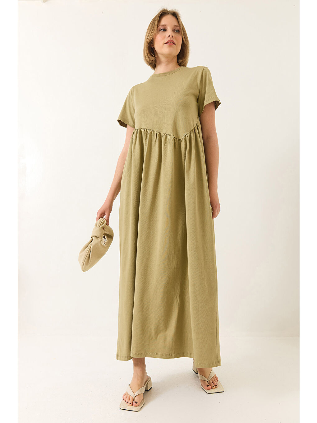 Yeşil Kadın Büzgülü Uzun Örme Elbise-3
