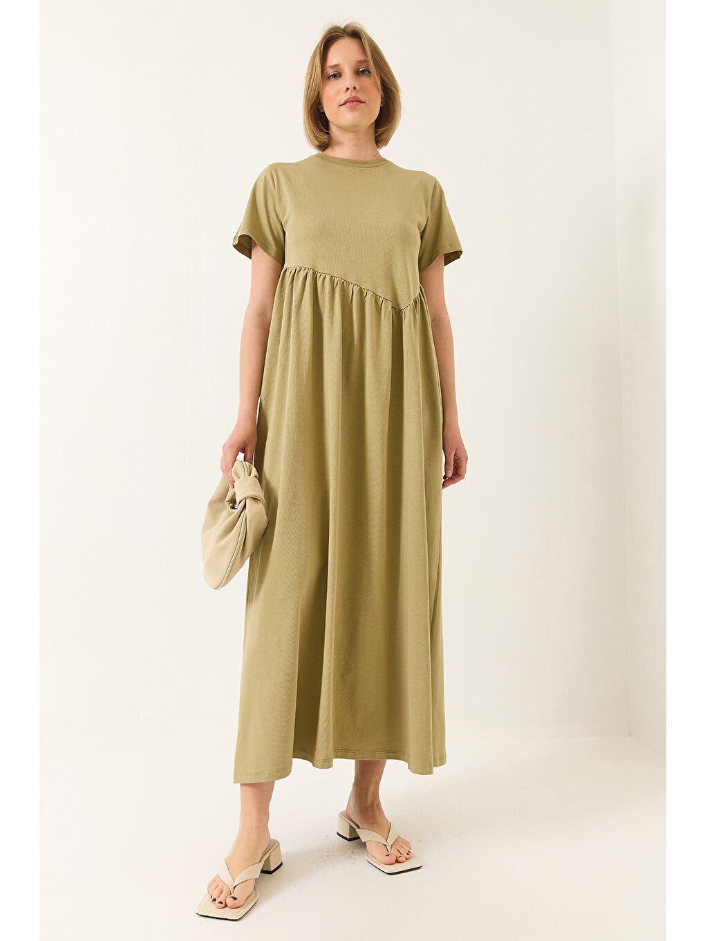 Yeşil Kadın Büzgülü Uzun Örme Elbise-4