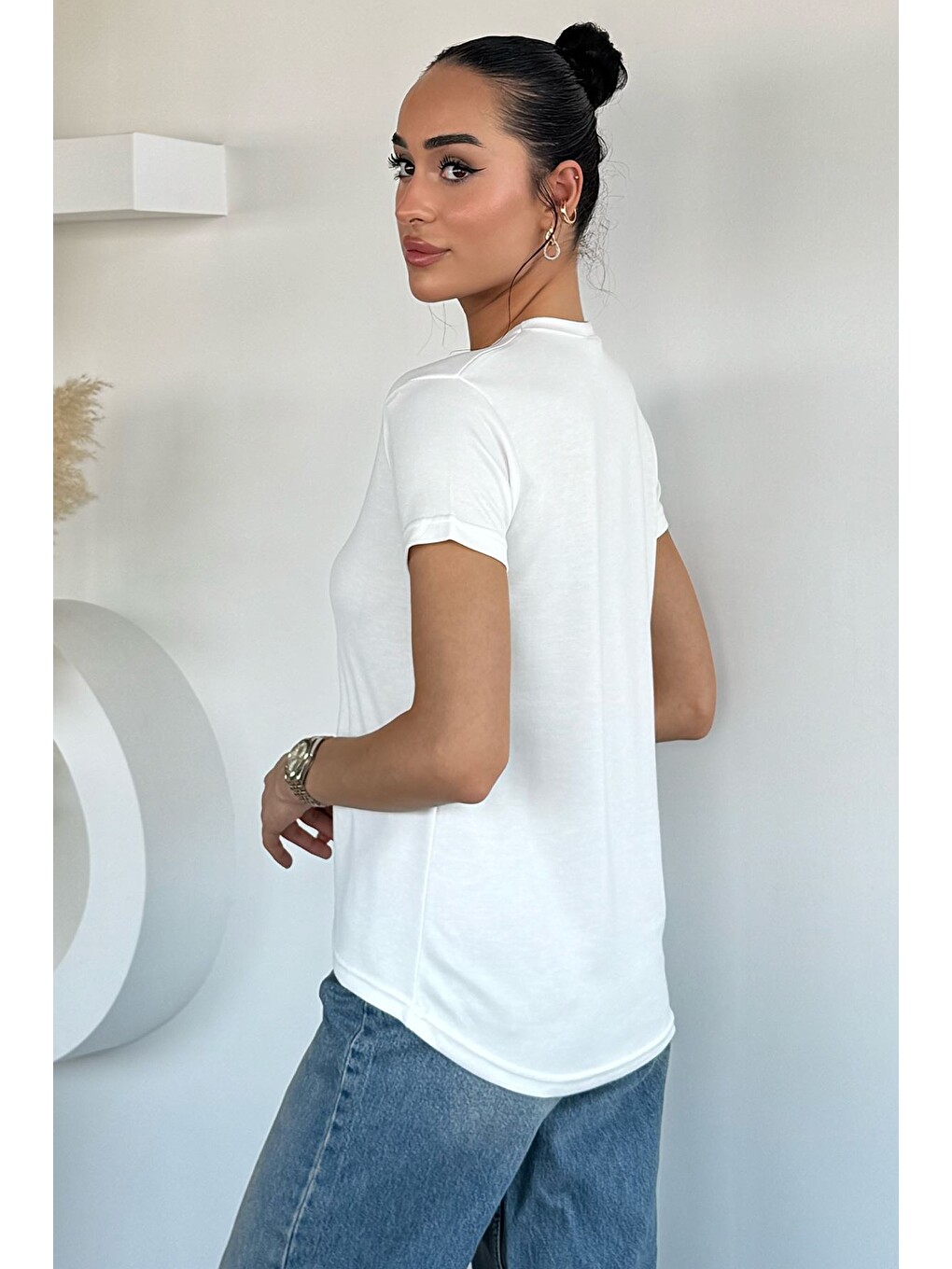 Beyaz Kadın V Yaka Basic Tişört-3
