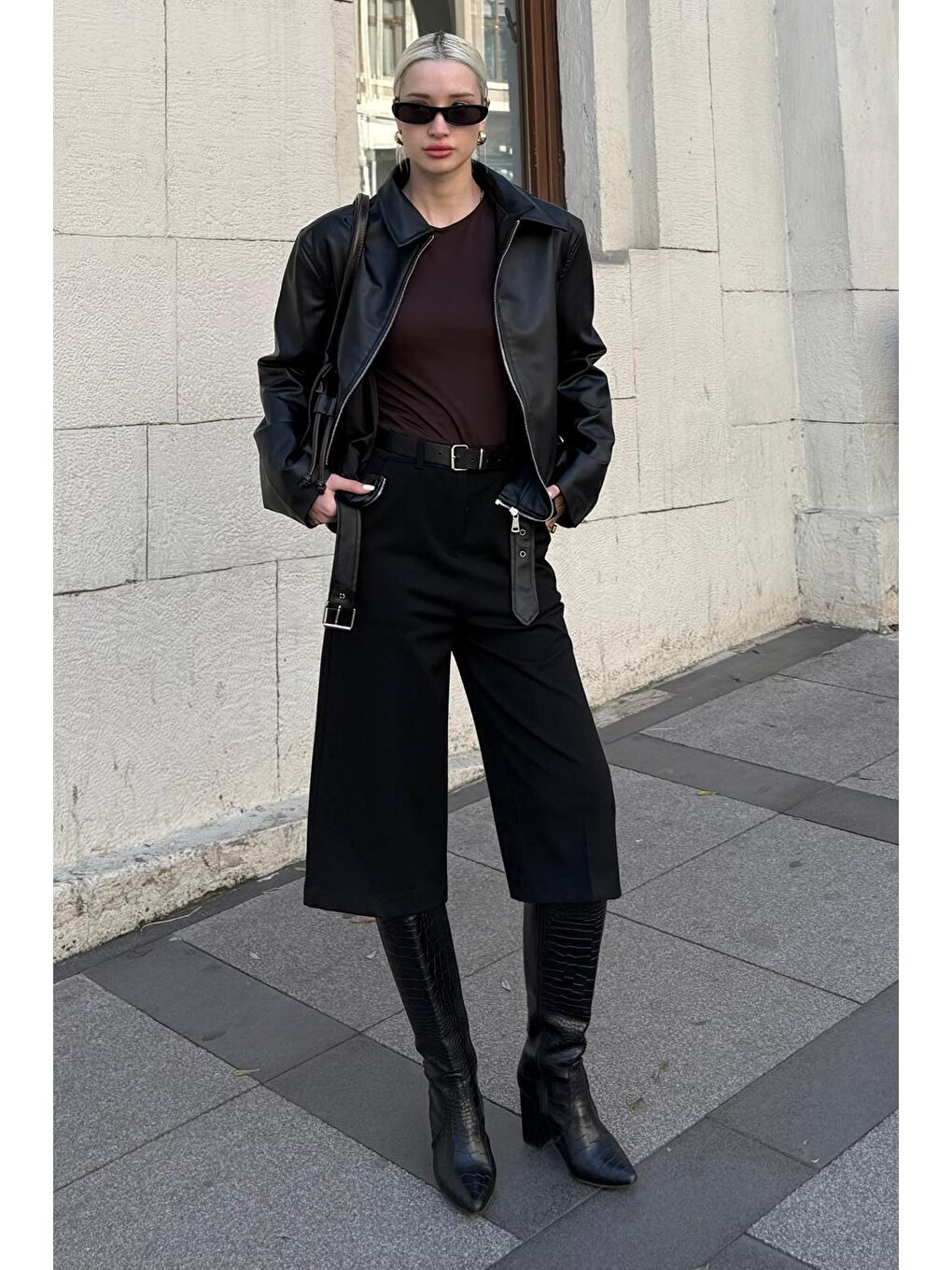 Siyah Yüksek Bel Kloş Kadın Bermuda Şort Mg2590-2