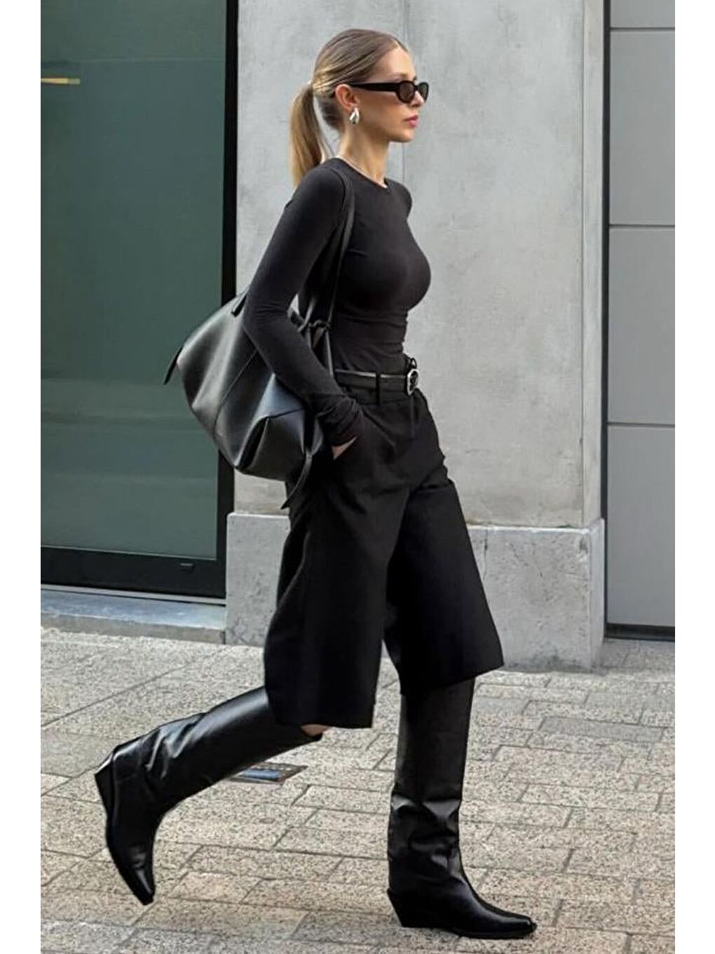 Siyah Yüksek Bel Kloş Kadın Bermuda Şort Mg2590-4