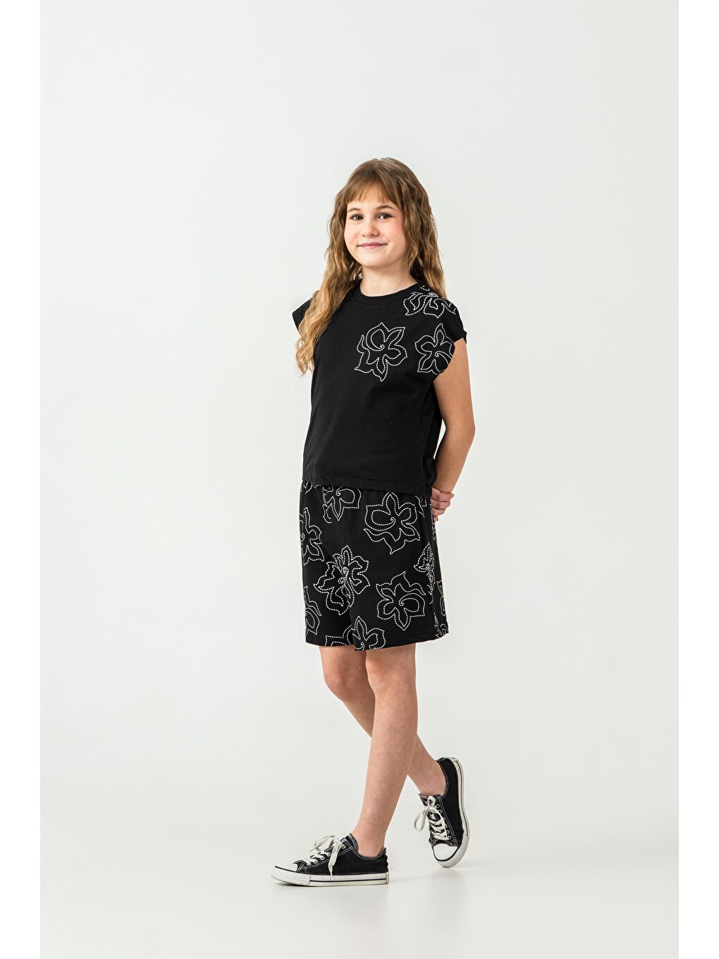 Siyah Üst Sol Omuz Baskılı Alt Tüm Alan Baskılı Kız Çocuk Şort - Tişört Takımı-2