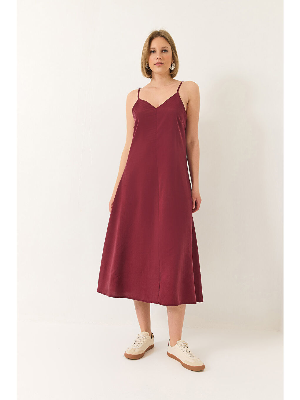 Bordo Kadın V Yaka İnce Askılı Gizli Fermuarlı Astarlı Modal Elbise-1