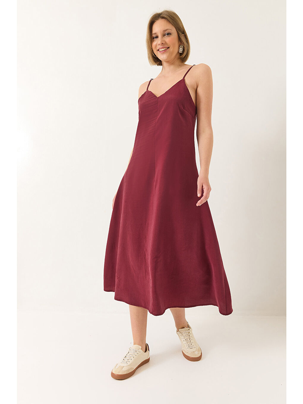 Bordo Kadın V Yaka İnce Askılı Gizli Fermuarlı Astarlı Modal Elbise-3