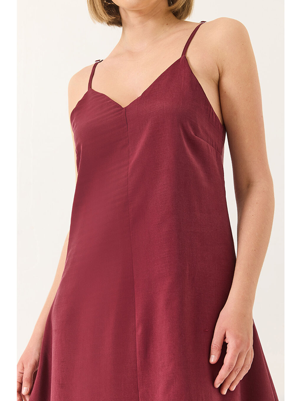 Bordo Kadın V Yaka İnce Askılı Gizli Fermuarlı Astarlı Modal Elbise-5
