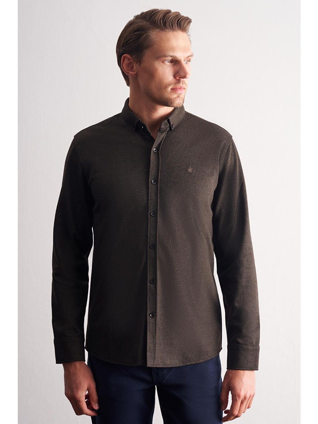Kahverengi Smart Düğmeli Yaka Uzun Kol Cepsiz Slim Fit Casual Gömlek 1004255170