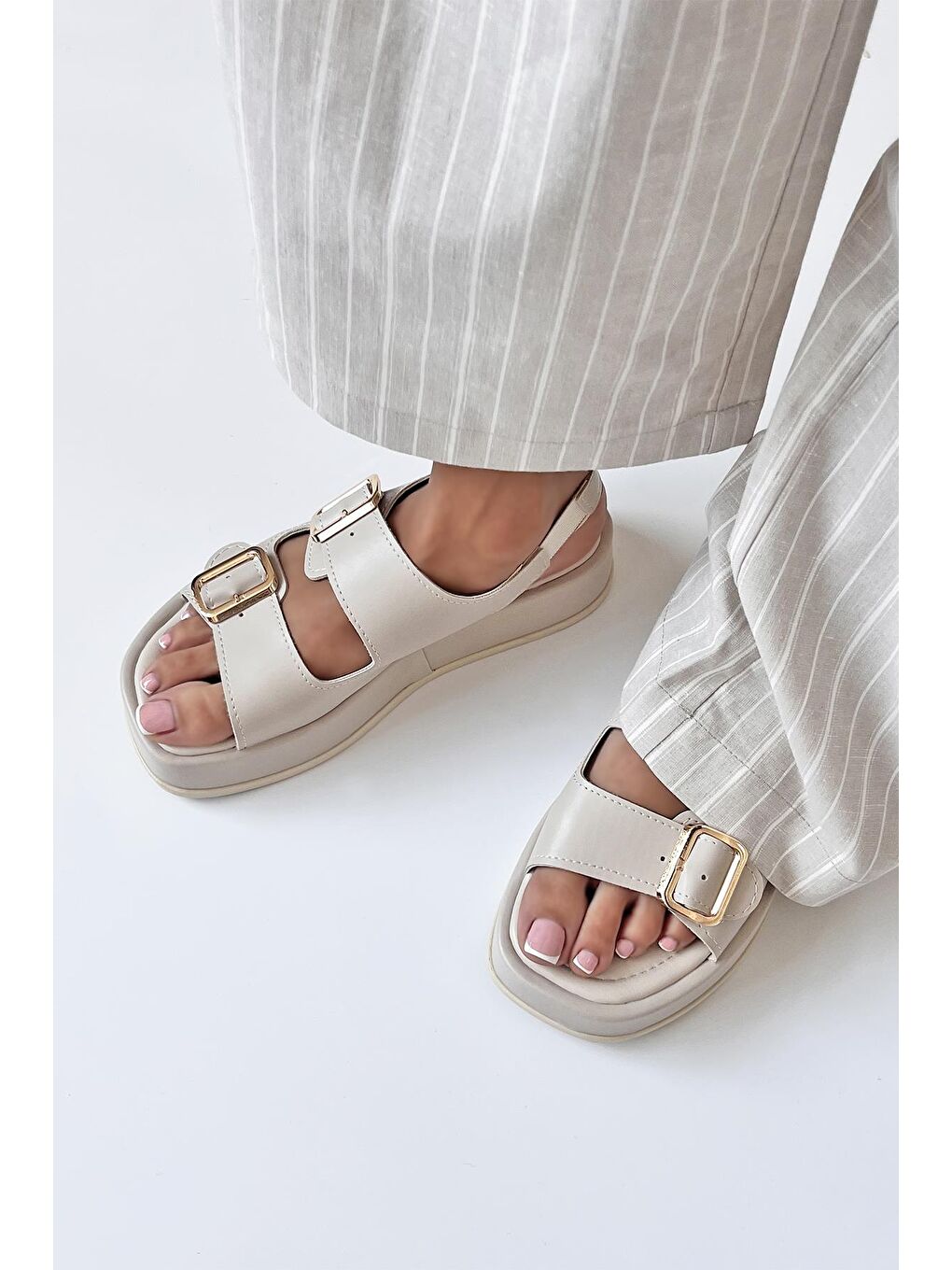 Renato Kadın Toka Detay Günlük Deri Sandalet Bej-1