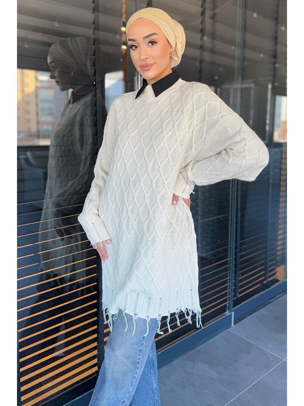 Ekru Kadın Bisiklet Yaka Püsküllü Tesettür Triko Kazak-2