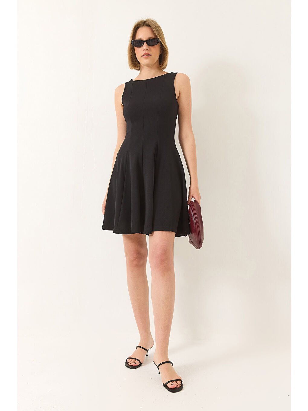 Siyah Kadın Kayık Yaka Godeli Mini Elbise-2