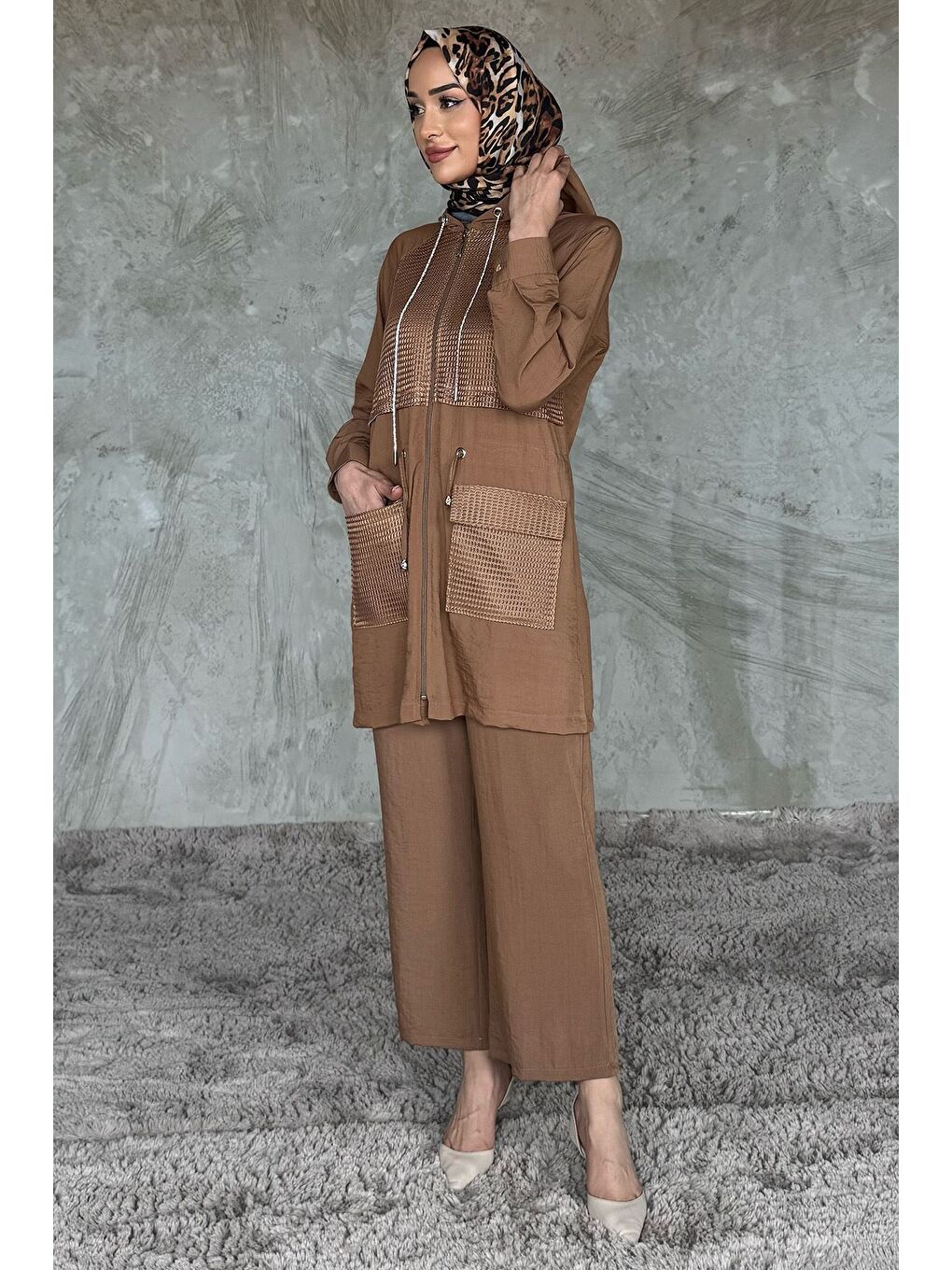 Bej Kapüşonlu Dantel Detaylı Tesettür Tunik Pantolon İkili Takım-1