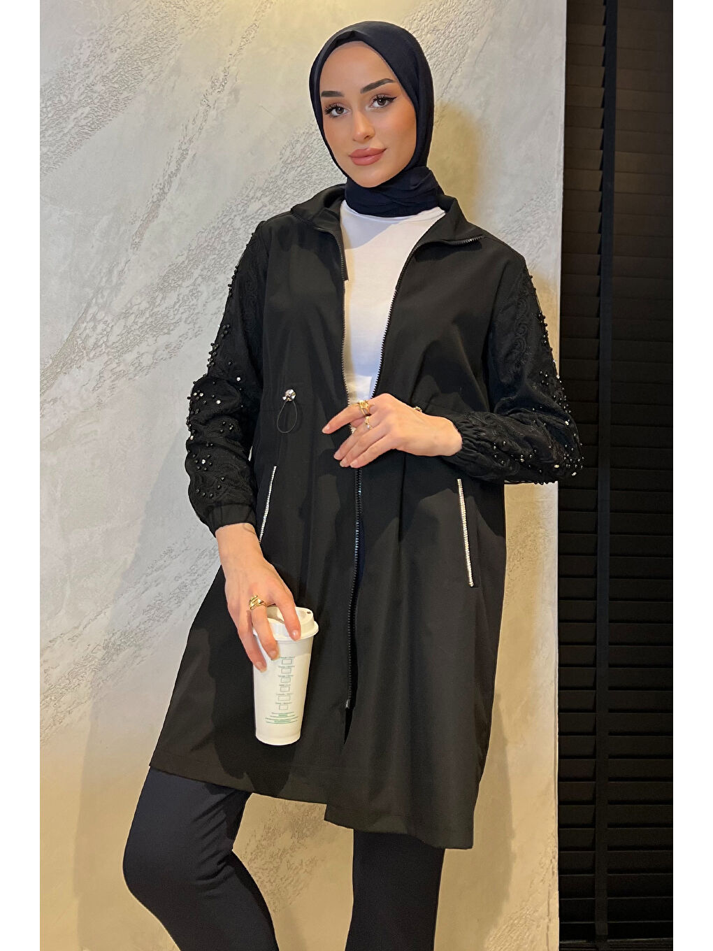 Siyah Kadın Kol İşleme Detaylı Cepli Tesettür Trençkot-2