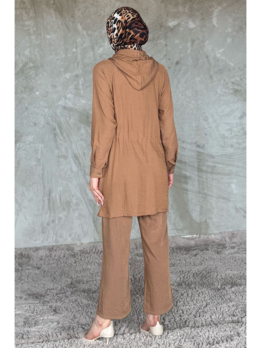 Bej Kapüşonlu Dantel Detaylı Tesettür Tunik Pantolon İkili Takım-3