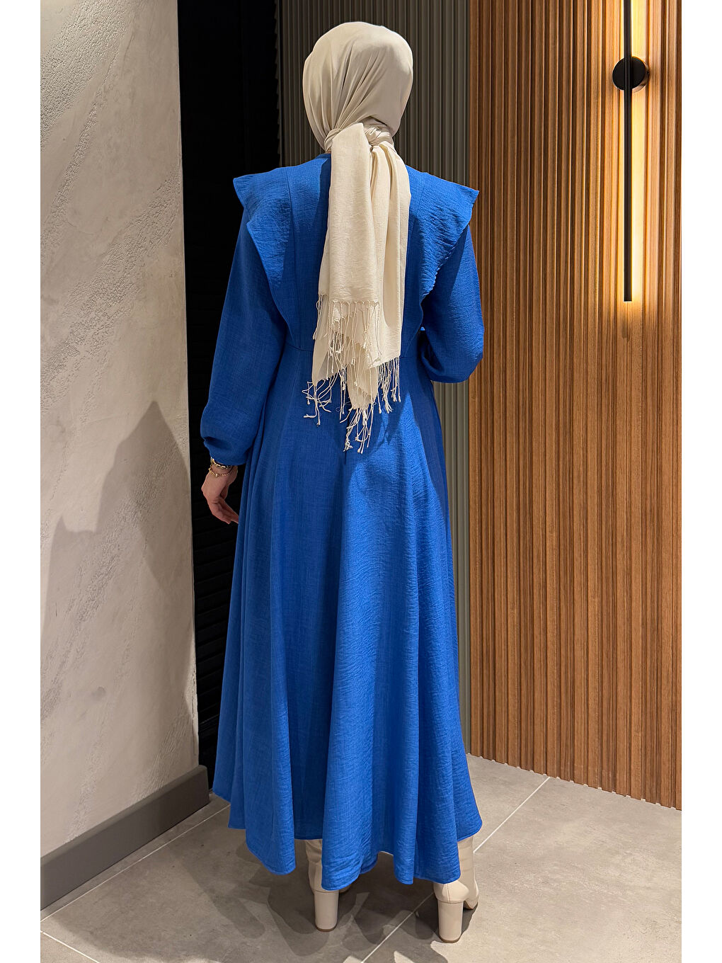 Mavi Gül Detaylı Tesettür Kloş Elbise-7