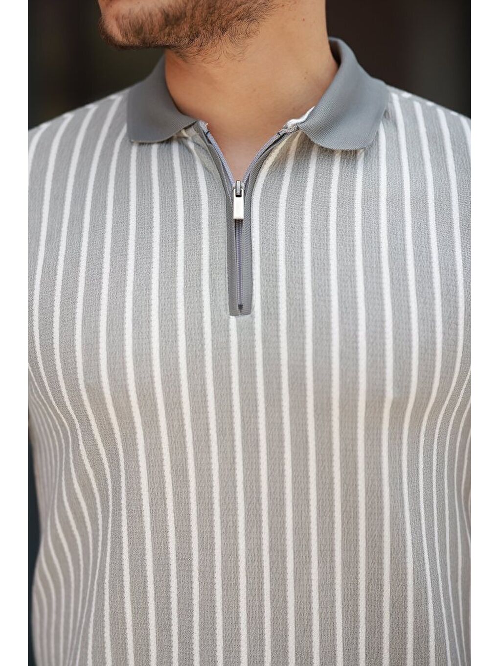 Gri Erkek çizgili Fermuar Yakalı Kısa Kollu Tişört-2