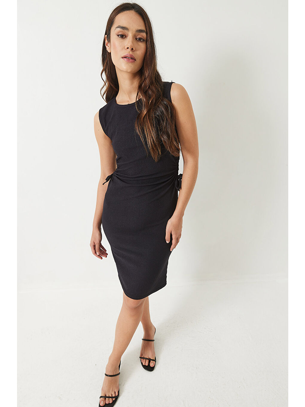 Siyah Kadın Bisiklet Yaka Pencere Detaylı Bürümcük Elbise-1