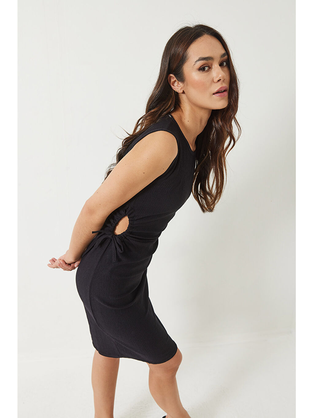 Siyah Kadın Bisiklet Yaka Pencere Detaylı Bürümcük Elbise-2