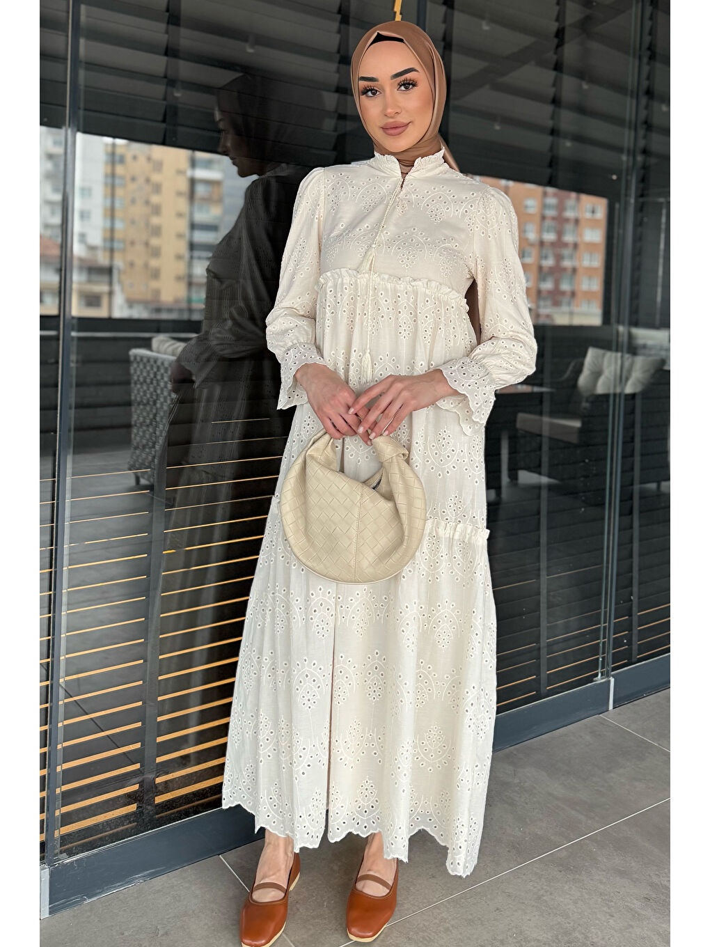 Bej Kadın Ön Bağlamalı Fırfırlı Fistolu Tesettür Elbise-2