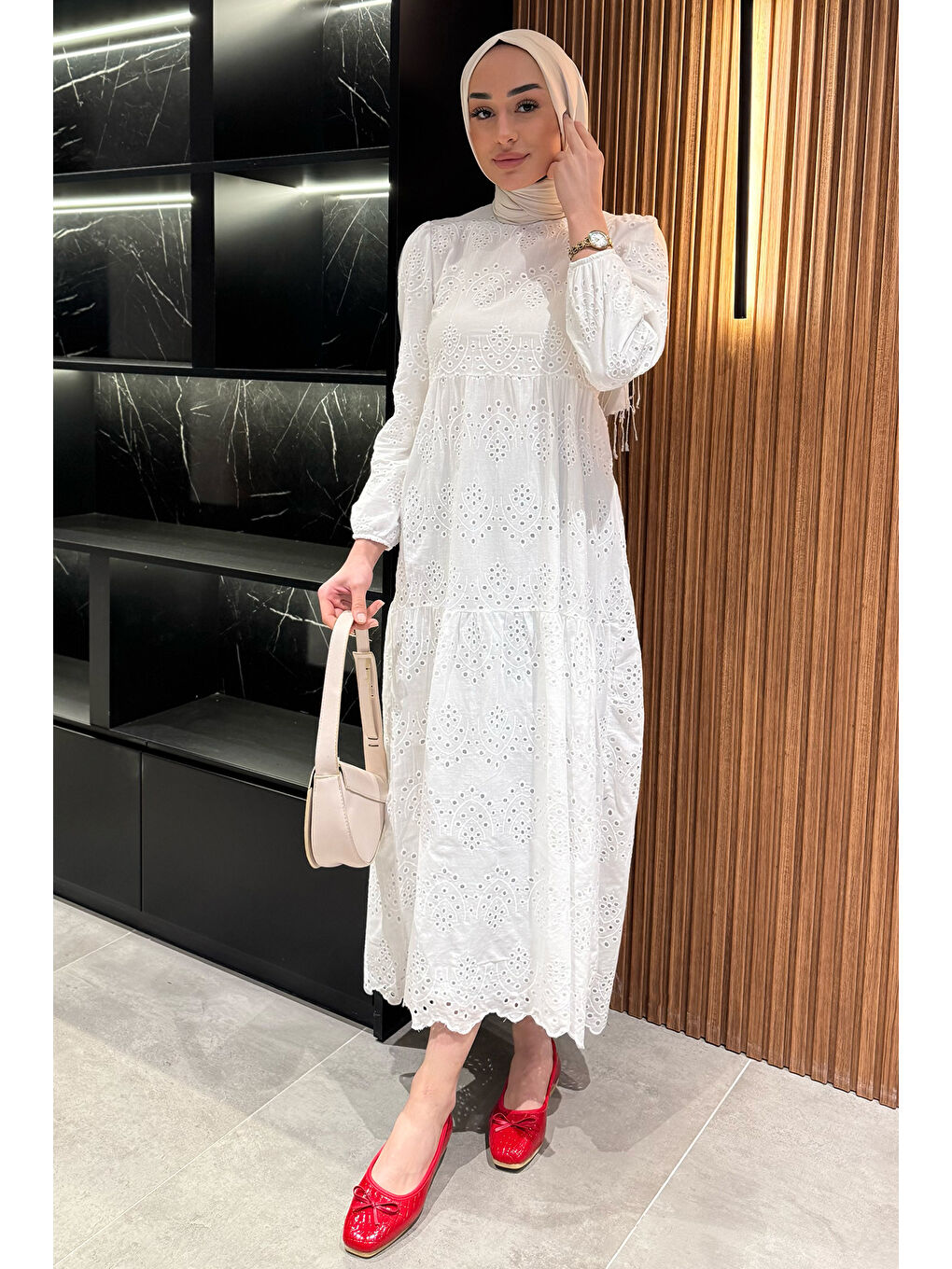 Ekru Kadın Bilek Lastikli Fistolu Fırfırlı Tesettür Elbise