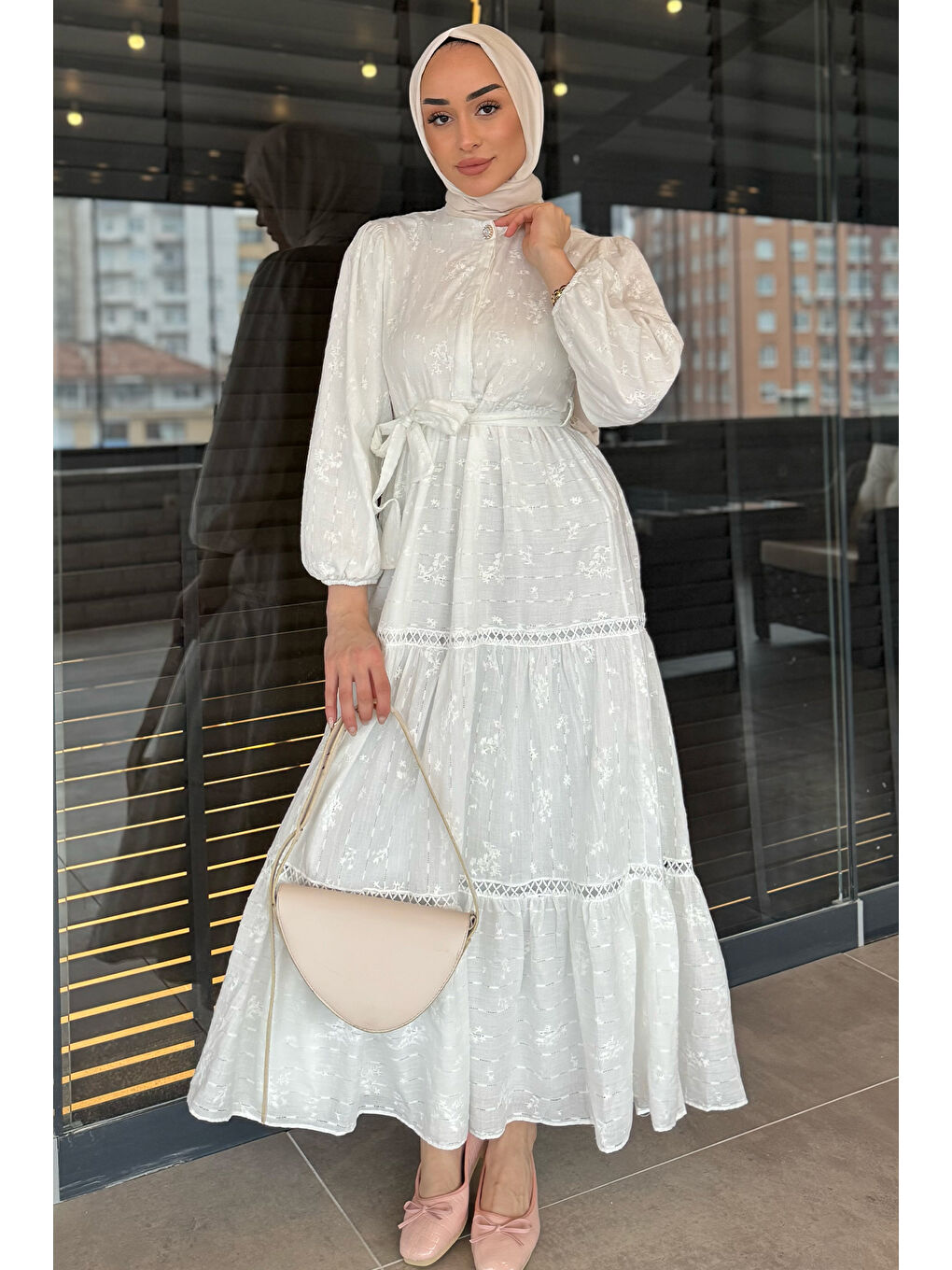 Ekru Kadın Ön Düğmeli Bel Kuşaklı Tesettür Fistolu Elbise-1