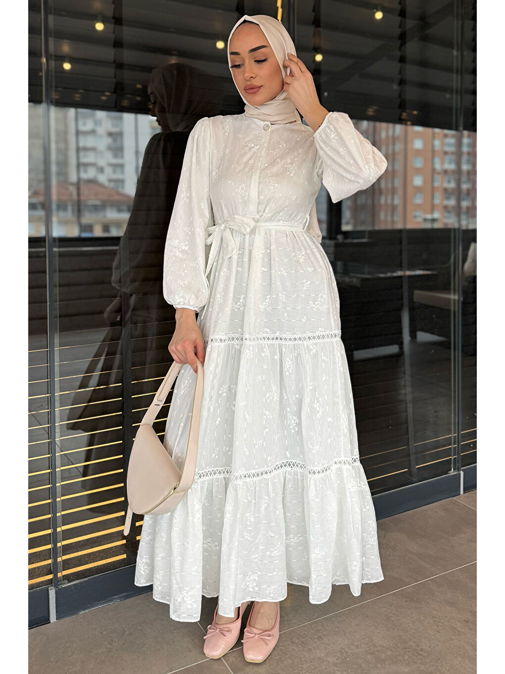 Ekru Kadın Ön Düğmeli Bel Kuşaklı Tesettür Fistolu Elbise-3