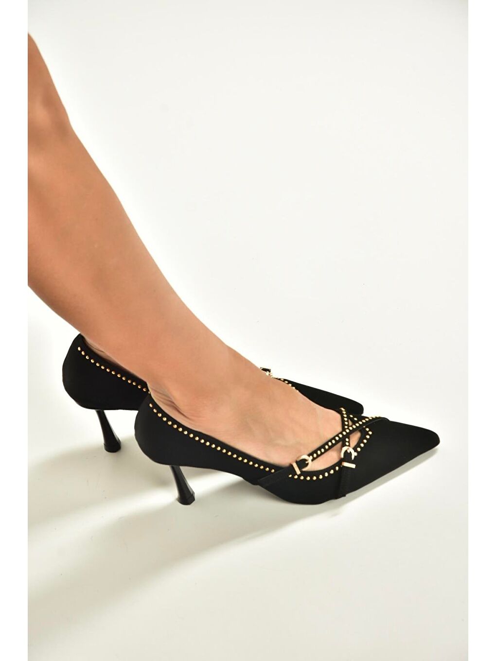 Siyah Kadın Topuklu Ayakkabı V820975004-3