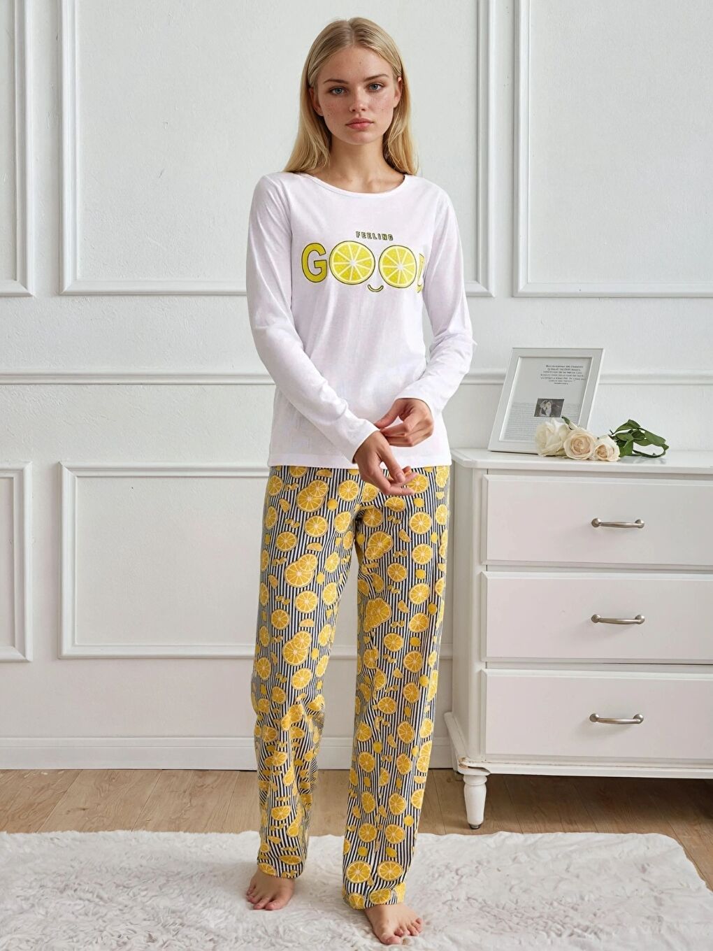 Beyaz Limon Desenli Uzun Kol Kadın Pijama Takımı-1