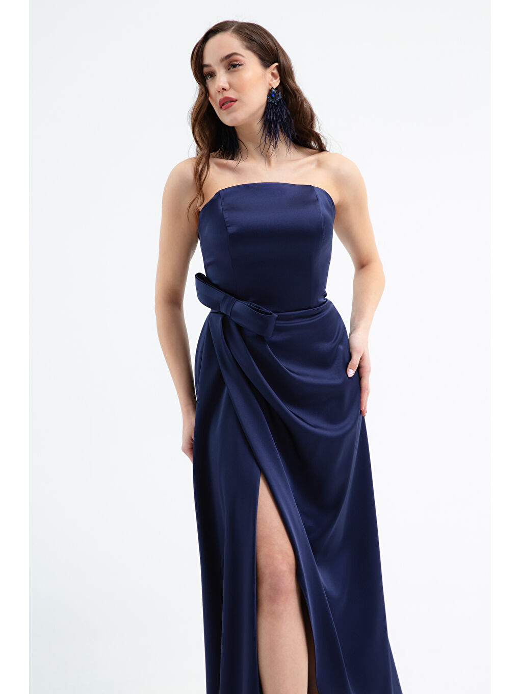 Kadın Lacivert Straplez Yaka Kuyruklu Saten Abiye Elbise-2