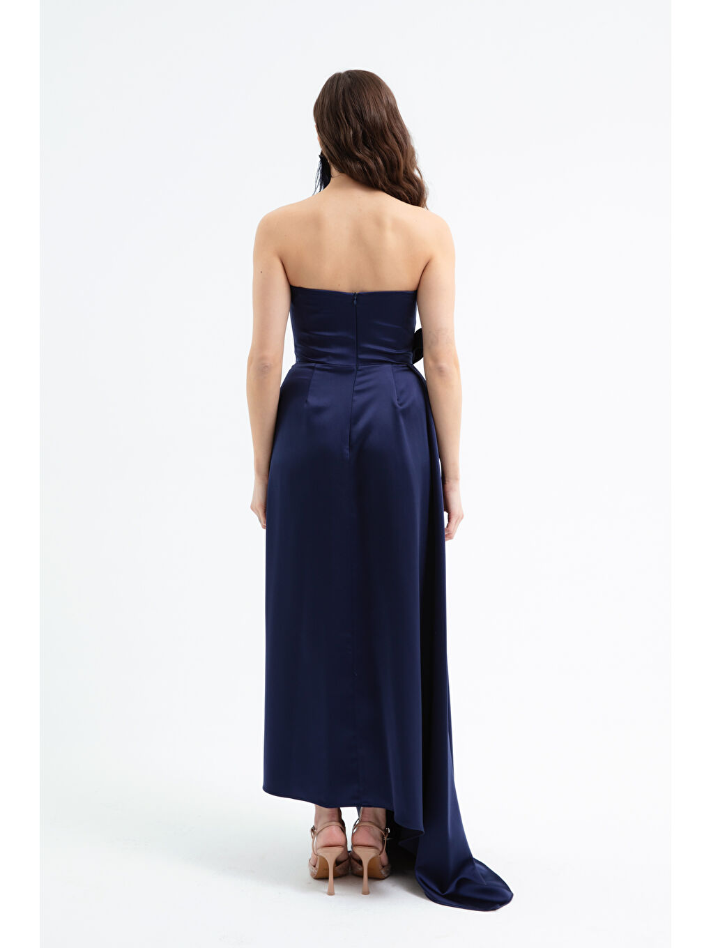 Kadın Lacivert Straplez Yaka Kuyruklu Saten Abiye Elbise-4