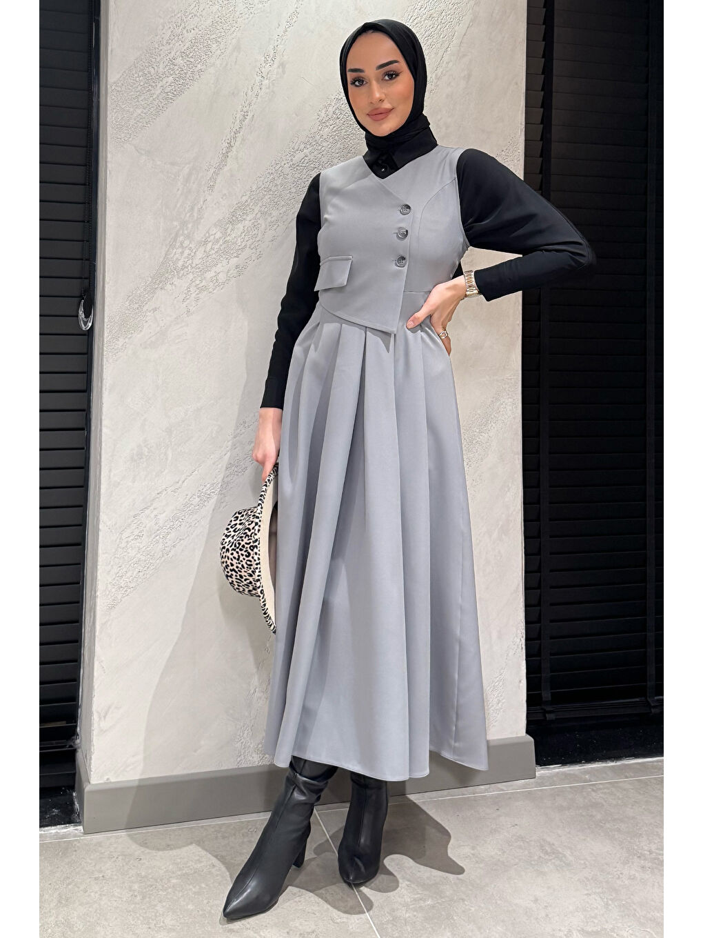 Gri Kadın Düğme Detaylı Pileli Tesettür Jile Elbise-1