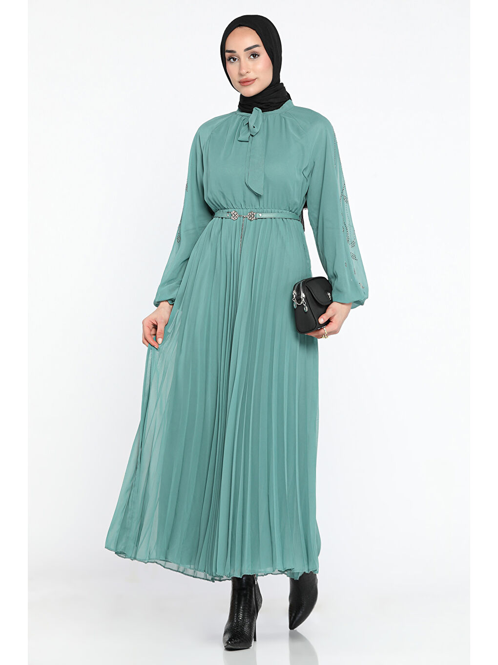Yeşil Ön Bağlamalı Taş Detaylı Kemerli Tesettür Şifon Elbise-2