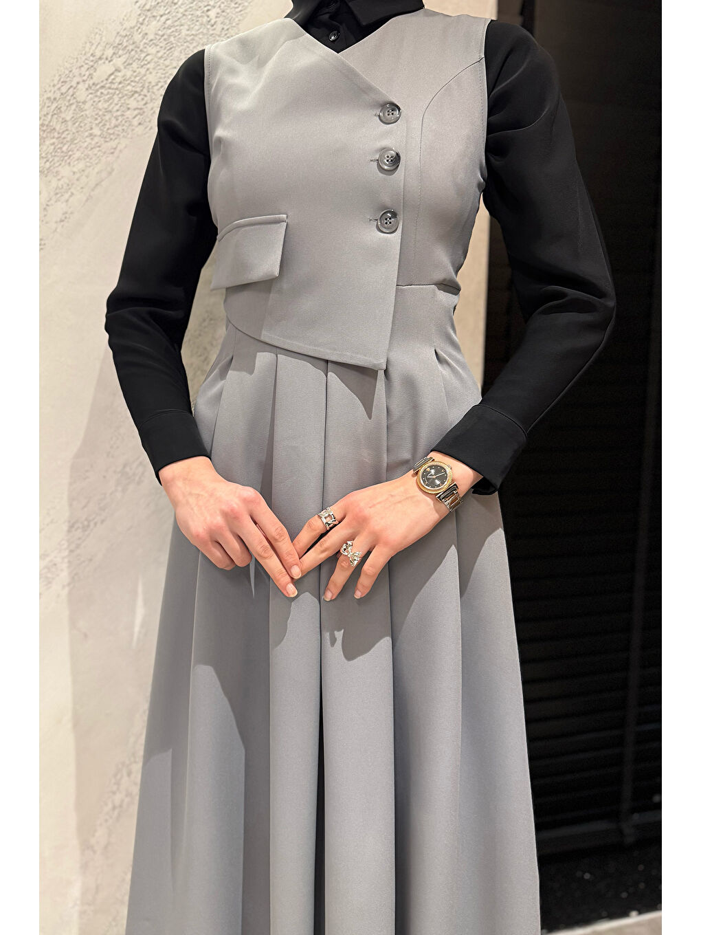 Gri Kadın Düğme Detaylı Pileli Tesettür Jile Elbise-4