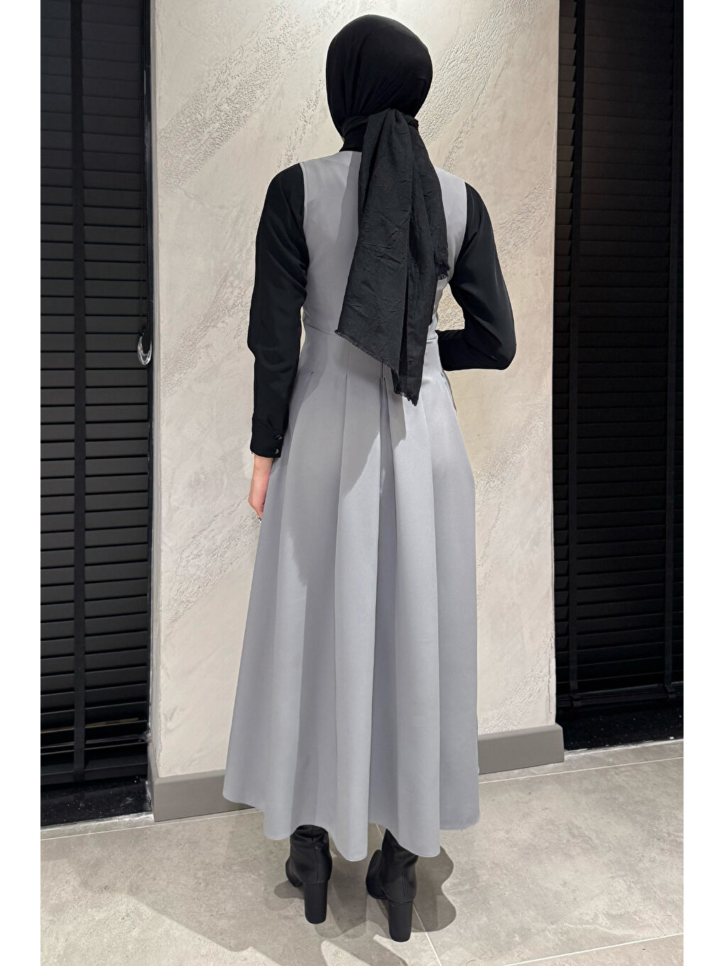 Gri Kadın Düğme Detaylı Pileli Tesettür Jile Elbise-6