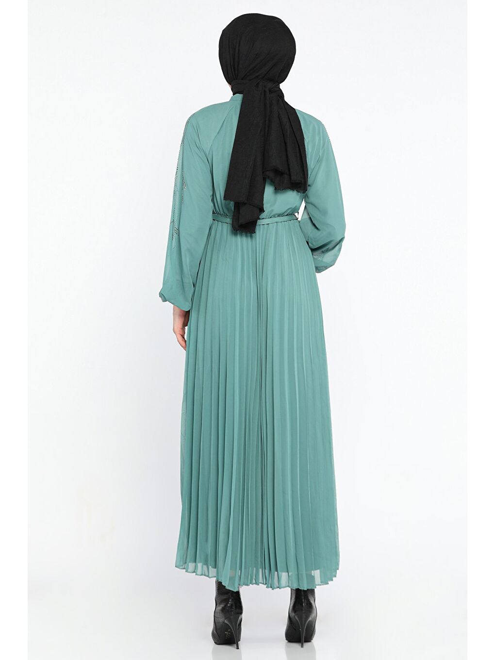 Yeşil Ön Bağlamalı Taş Detaylı Kemerli Tesettür Şifon Elbise-6