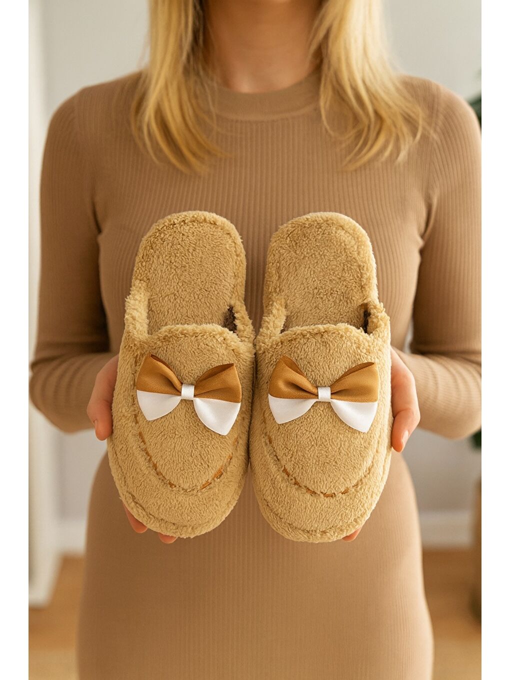 Kahverengi GOLDEN Fiyonklu Kapalı Kadın Ev Terliği Günlük Rahat Kışlık Terlik-1